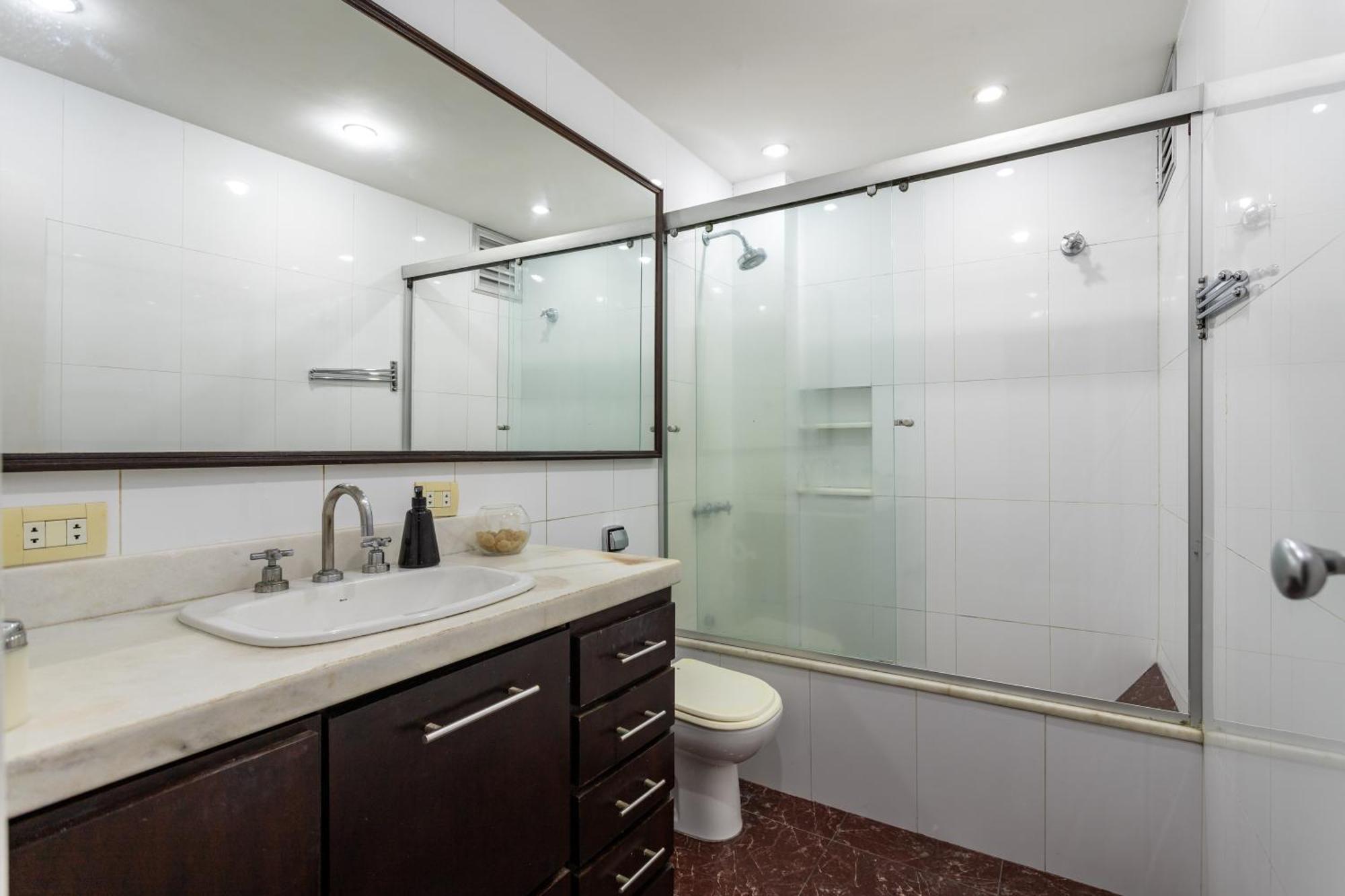 Super Duplex Em Copacabana - Tranquilidade Ao Lado Do Metro Rio de Janeiro